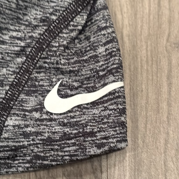 Nike Girls Gray Tank Top Size L - Picture 4 of 4